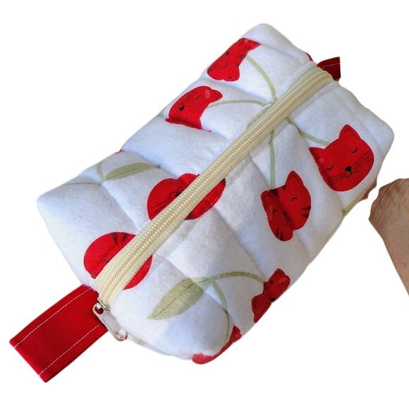 NEW Cherry Tiger Flannel quilted boxy bag with mini Zip bag / 2pc set - Picture 1 of 10